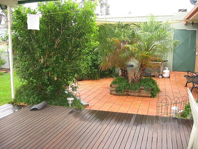 6 Basil Avenue, Parkes NSW 2870