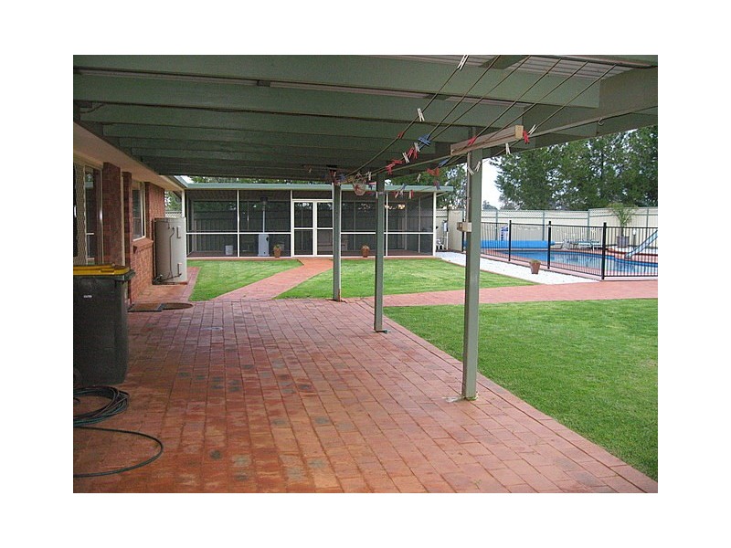 240 Nash Street, Parkes NSW 2870