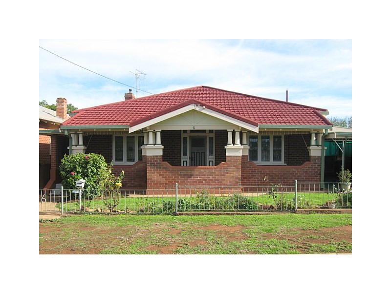 6 Metcalfe Street, Parkes NSW 2870