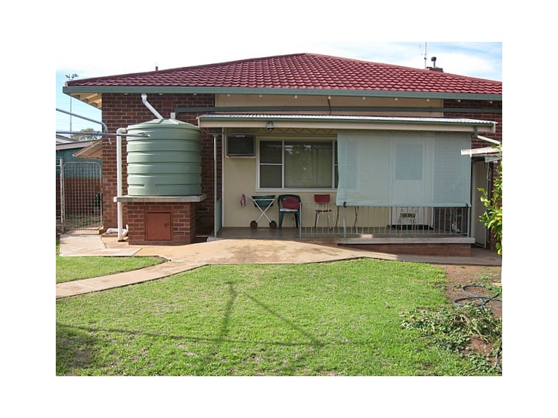 6 Metcalfe Street, Parkes NSW 2870