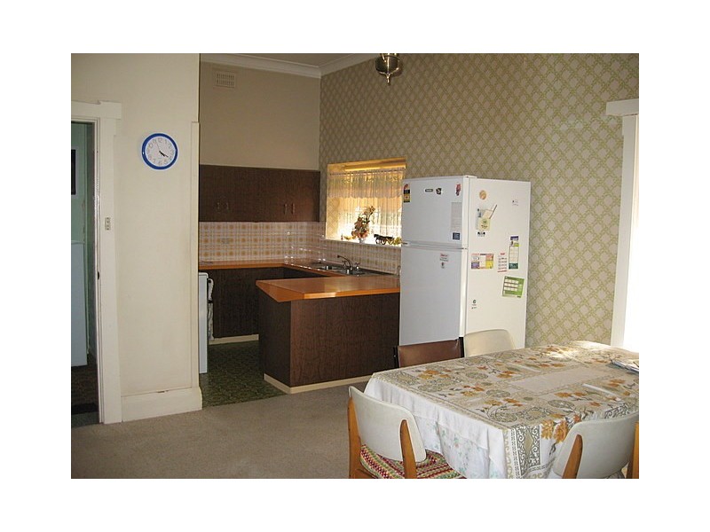 6 Metcalfe Street, Parkes NSW 2870