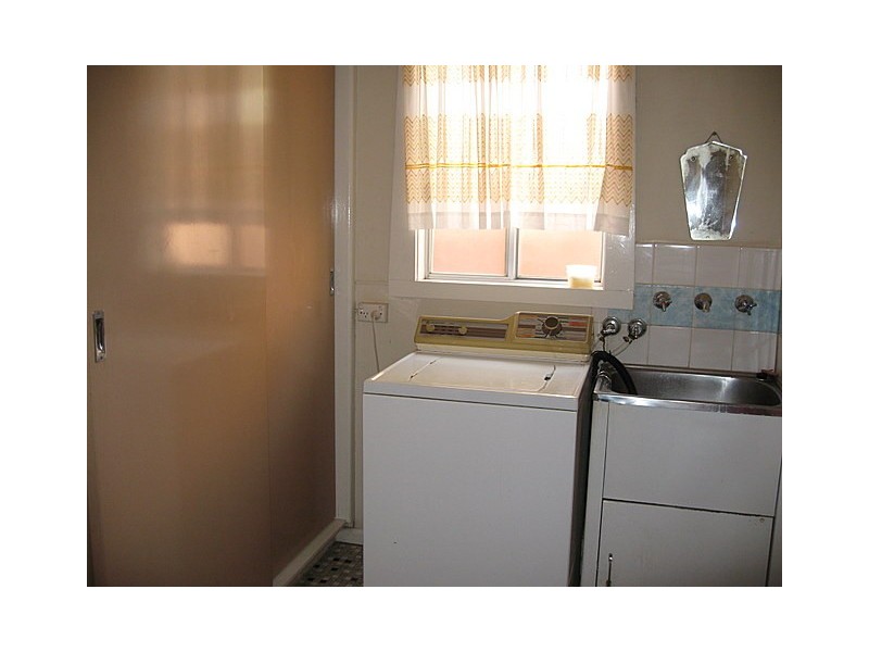 6 Metcalfe Street, Parkes NSW 2870