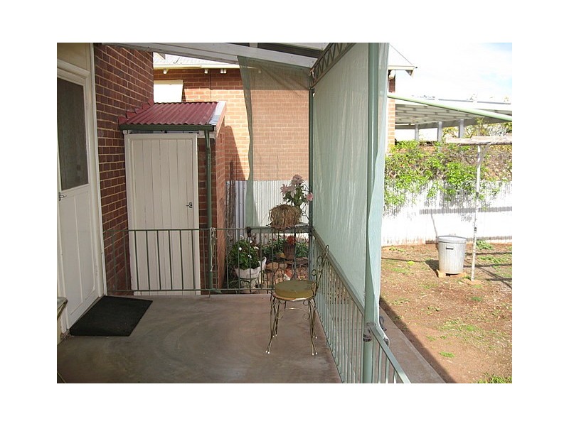 6 Metcalfe Street, Parkes NSW 2870