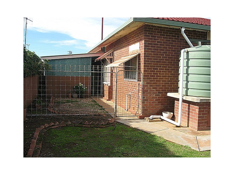 6 Metcalfe Street, Parkes NSW 2870