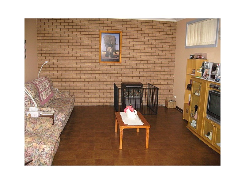 100 Close Street, Parkes NSW 2870