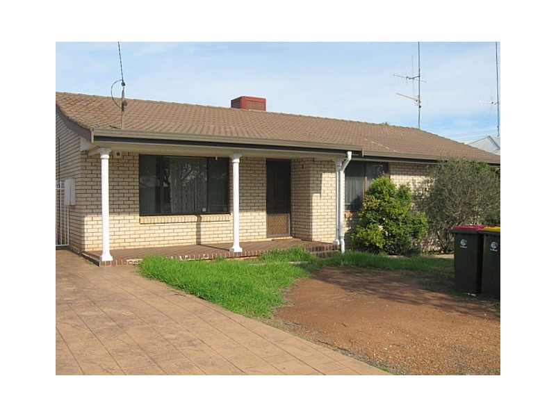 7  Medlyn Street, Parkes NSW 2870