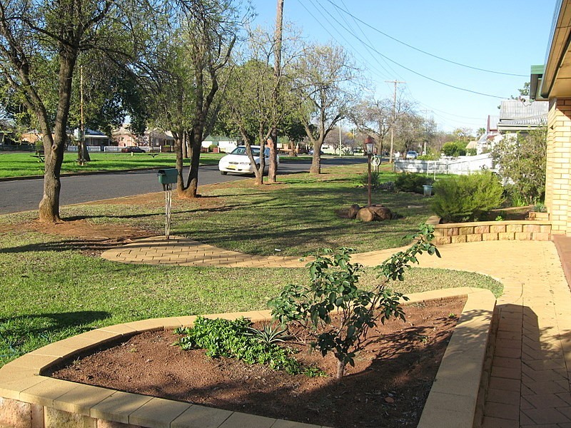 111  Dalton Street, Parkes NSW 2870