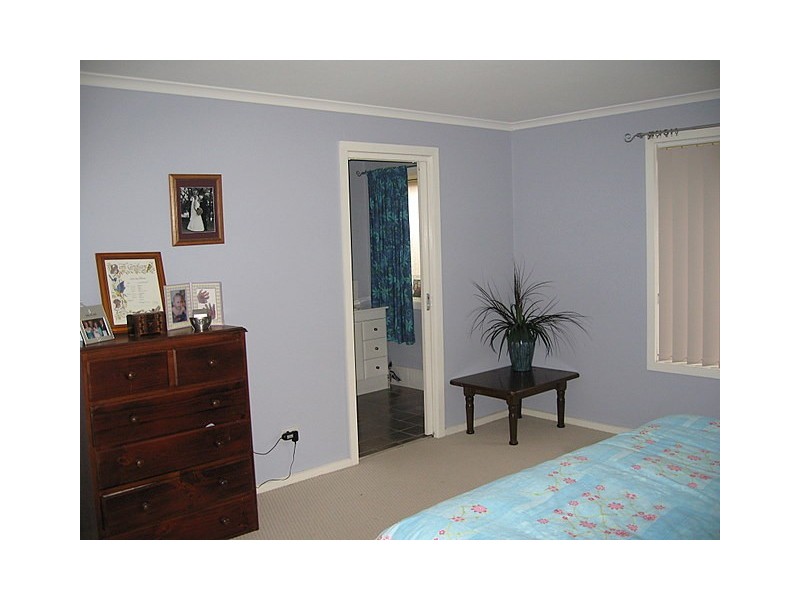 22 Glenburnie Close, Parkes NSW 2870