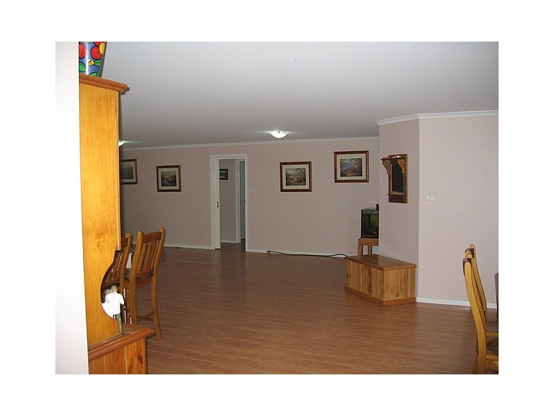 22 Glenburnie Close, Parkes NSW 2870