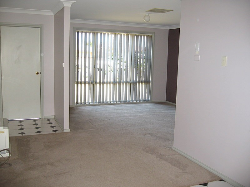 18 Thomas Tom Crescent, Parkes NSW 2870