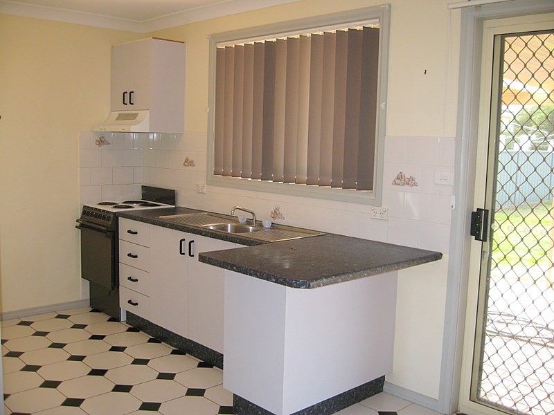 18 Thomas Tom Crescent, Parkes NSW 2870