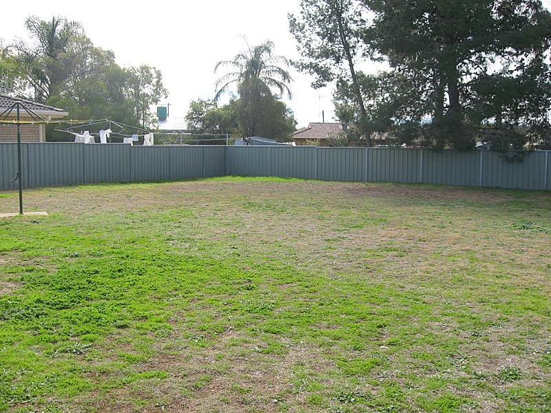 18 Thomas Tom Crescent, Parkes NSW 2870