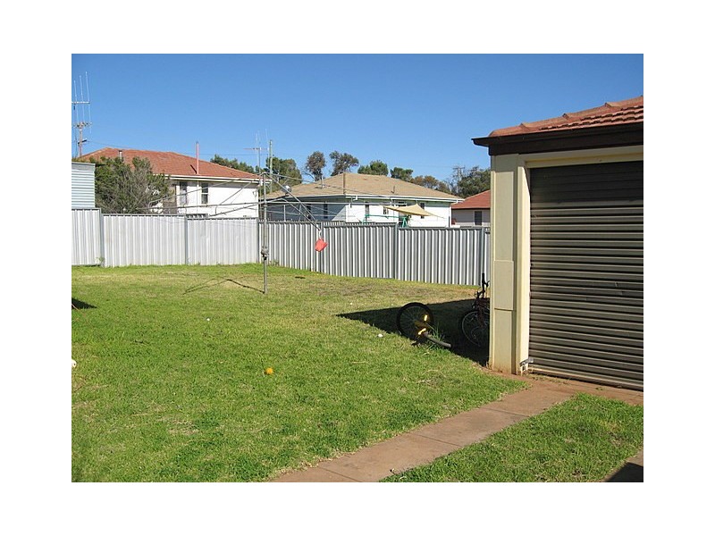 18 Fisher Street, Parkes NSW 2870