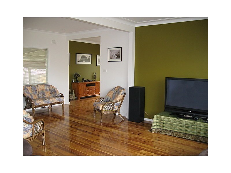 17 Orange Street, Parkes NSW 2870