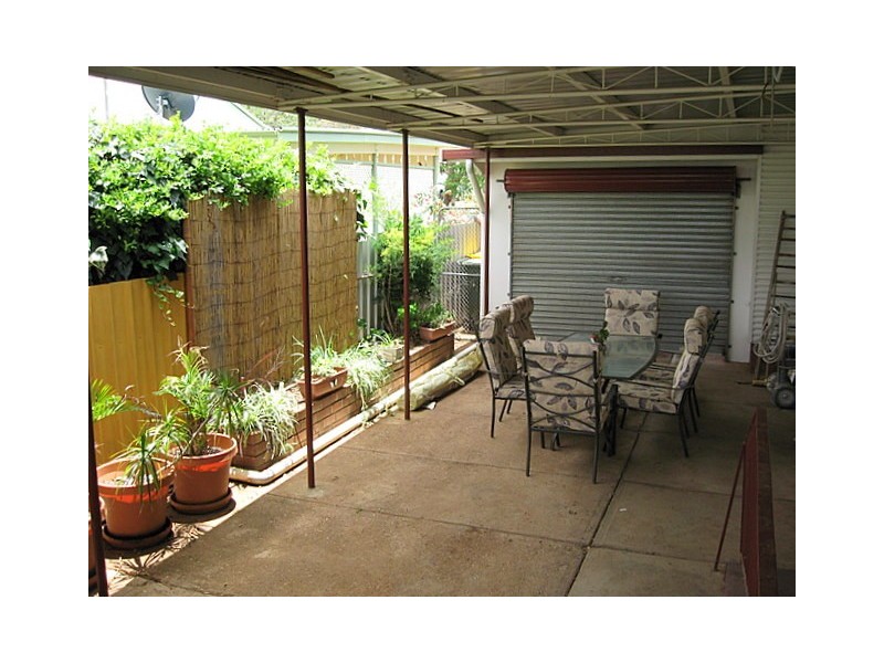17 Orange Street, Parkes NSW 2870