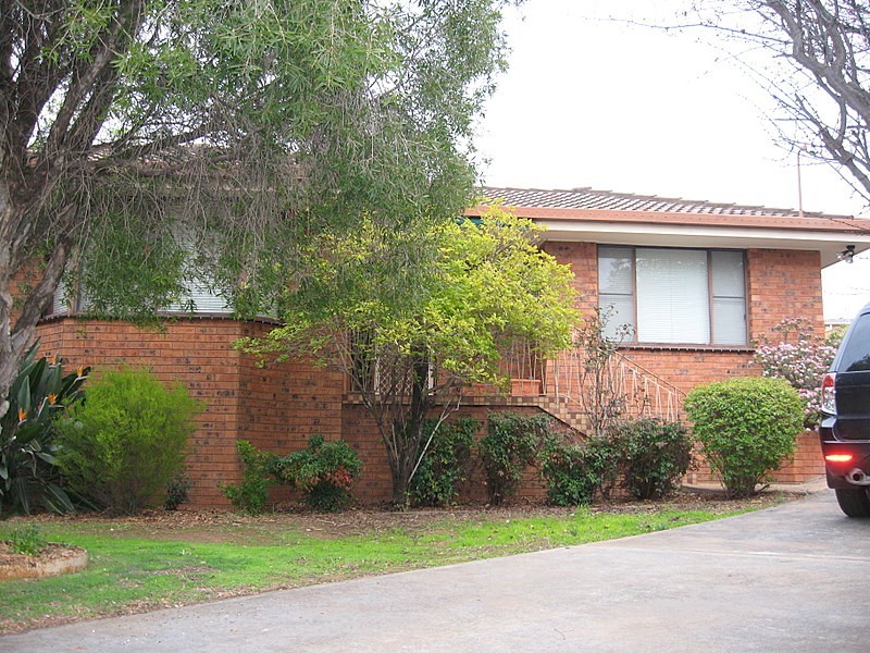 32 Lorking Street, Parkes NSW 2870