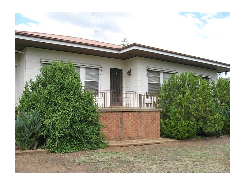 161  Currajong Street, Parkes NSW 2870