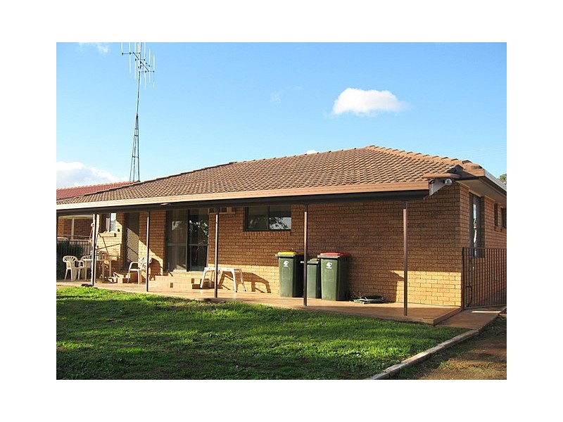 108 Warrah Street, Peak Hill NSW 2869