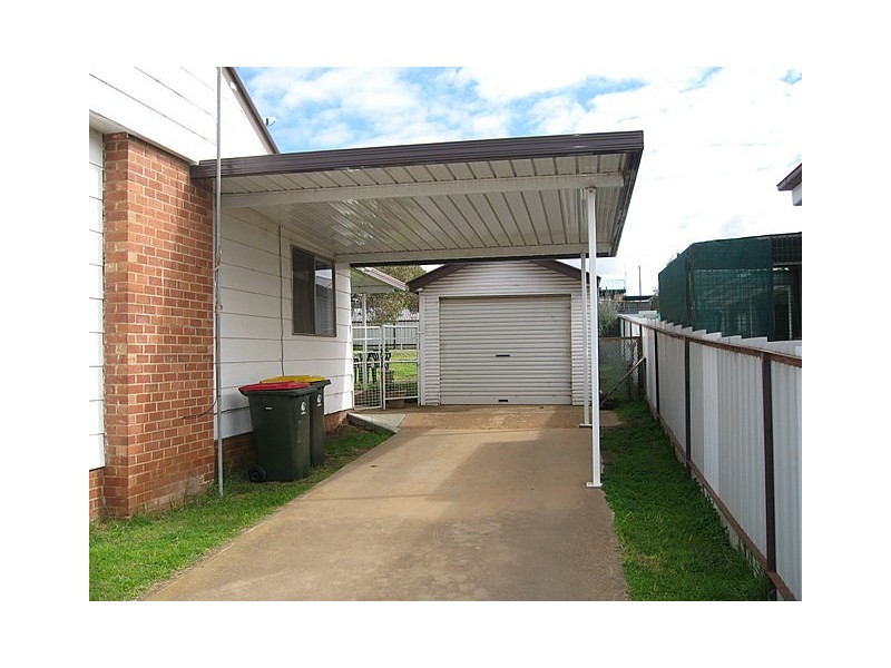 16 Pearce Street, Parkes NSW 2870