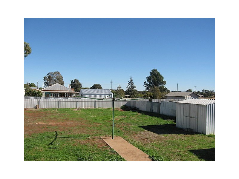 48 Boori Street, Peak Hill NSW 2869