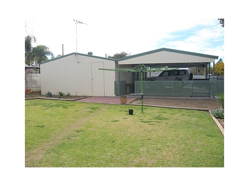 17 East Street, Parkes NSW 2870