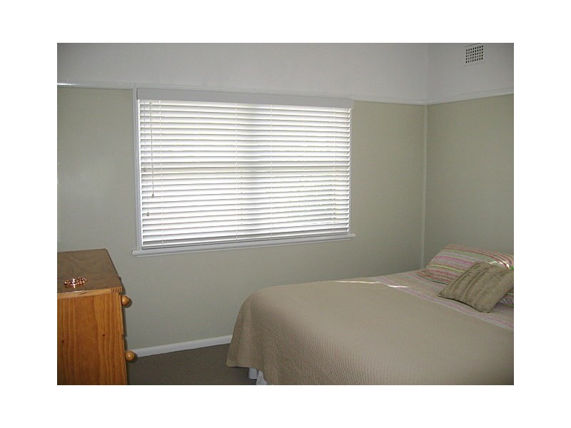 17 East Street, Parkes NSW 2870