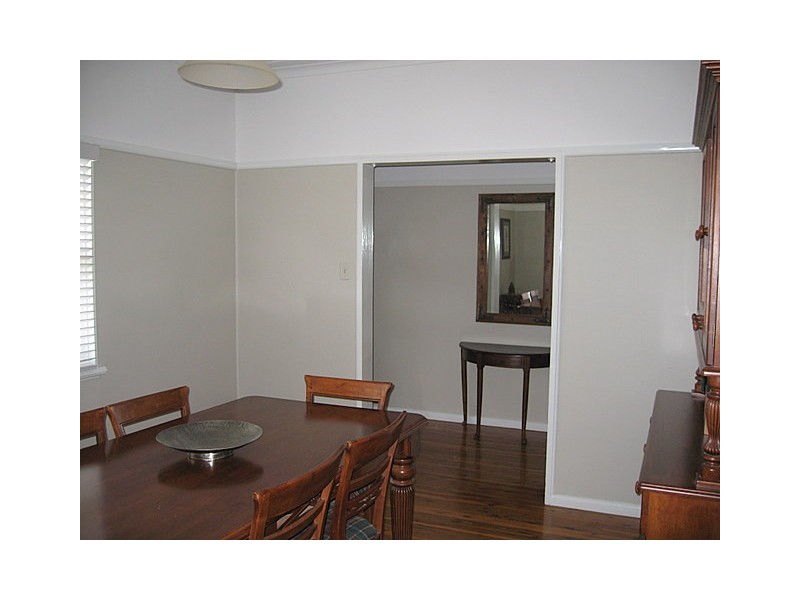 17 East Street, Parkes NSW 2870