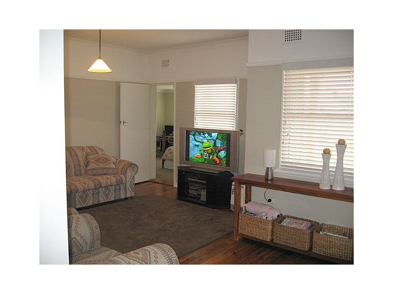 17 East Street, Parkes NSW 2870