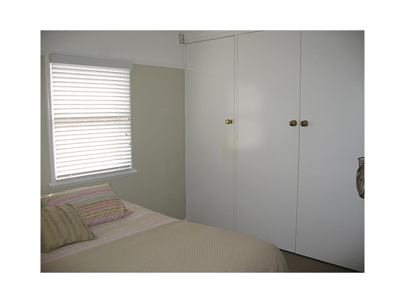 17 East Street, Parkes NSW 2870