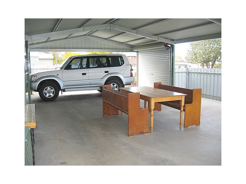 17 East Street, Parkes NSW 2870