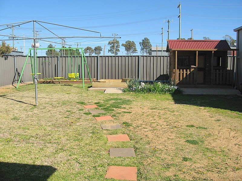 6 Carinya Street, Parkes NSW 2870