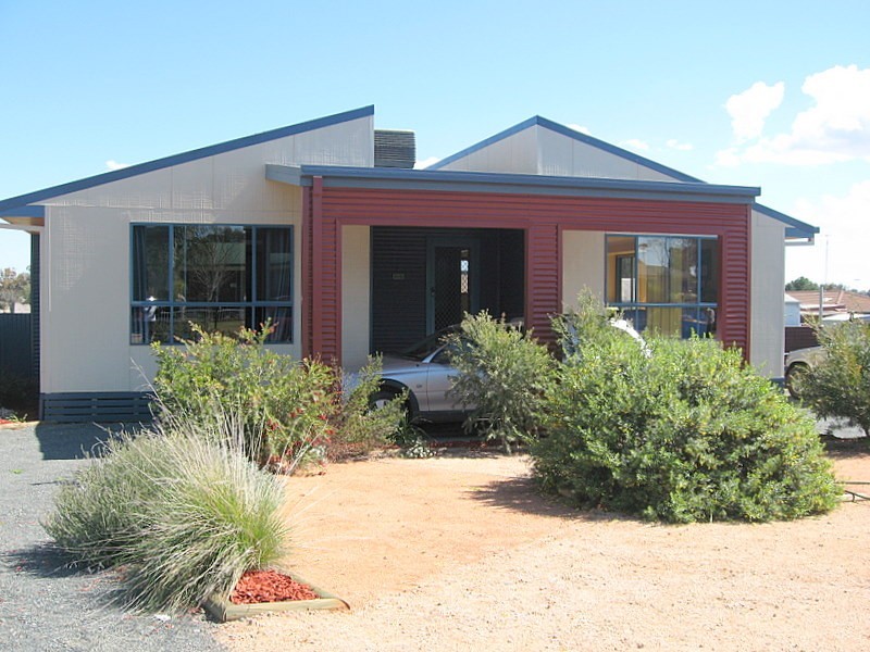 36 Paterson Street, Parkes NSW 2870