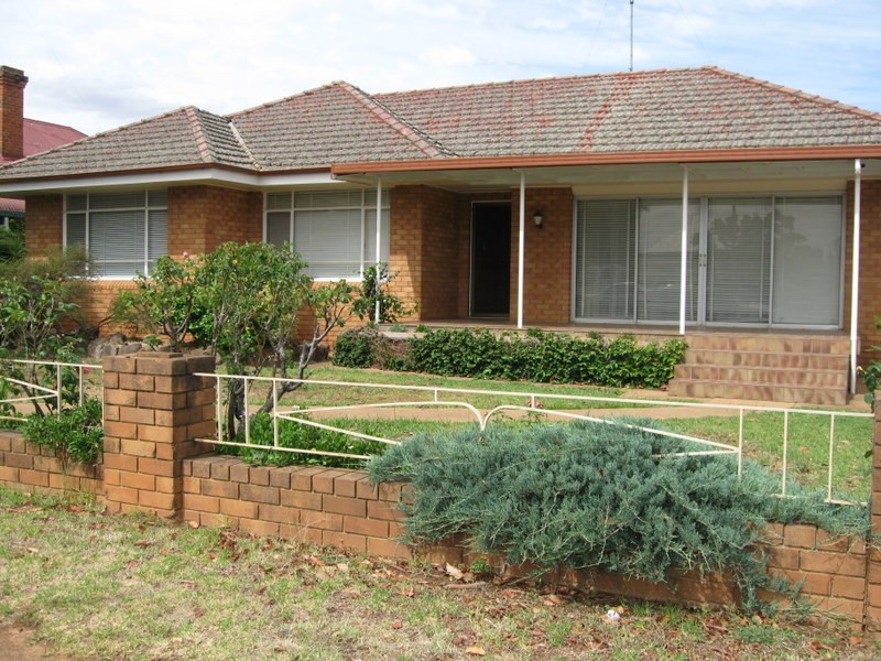 65 Bogan Street, Parkes NSW 2870