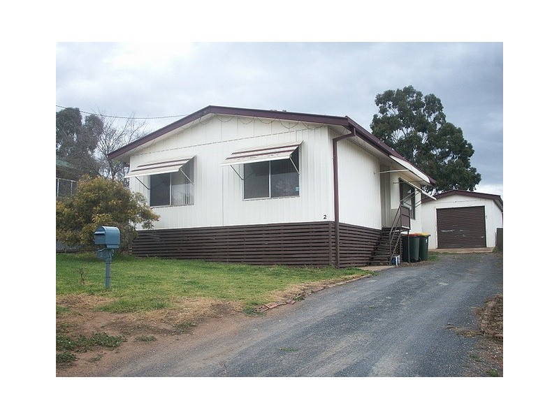 2 Howard Street, Parkes NSW 2870