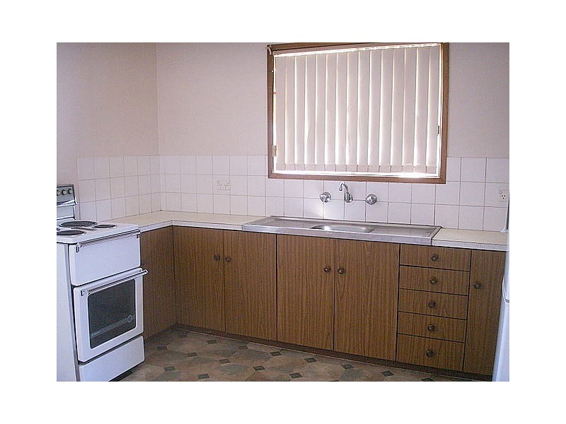 2 Howard Street, Parkes NSW 2870