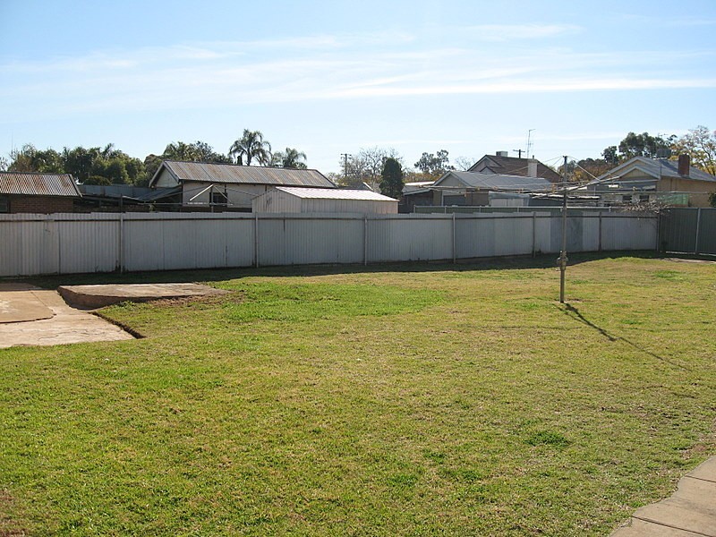24 Elizabeth Street, Parkes NSW 2870