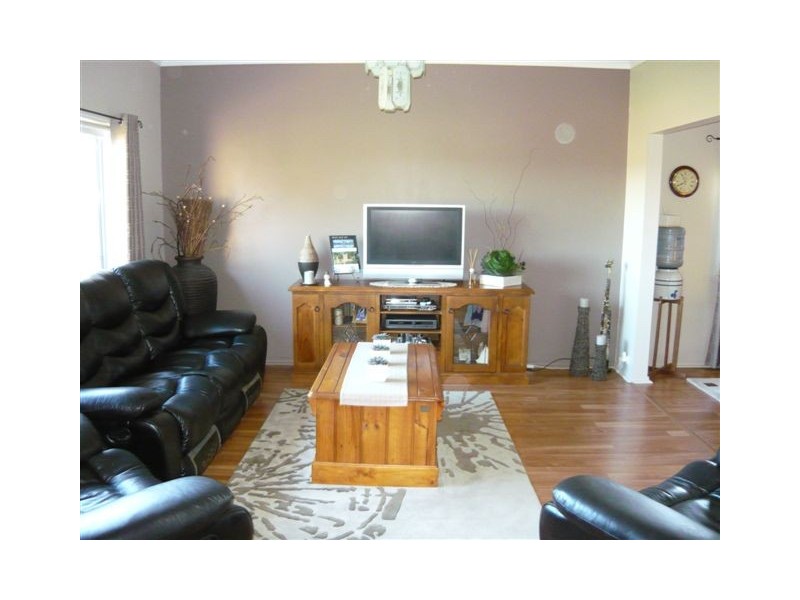 39 Field Road, Parkes NSW 2870