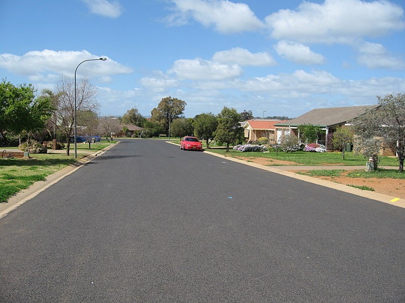 1 Thomas Tom Crescent, Parkes NSW 2870