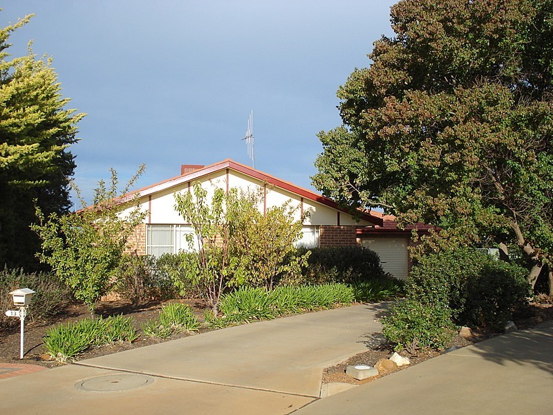 13 Christina Close, Parkes NSW 2870
