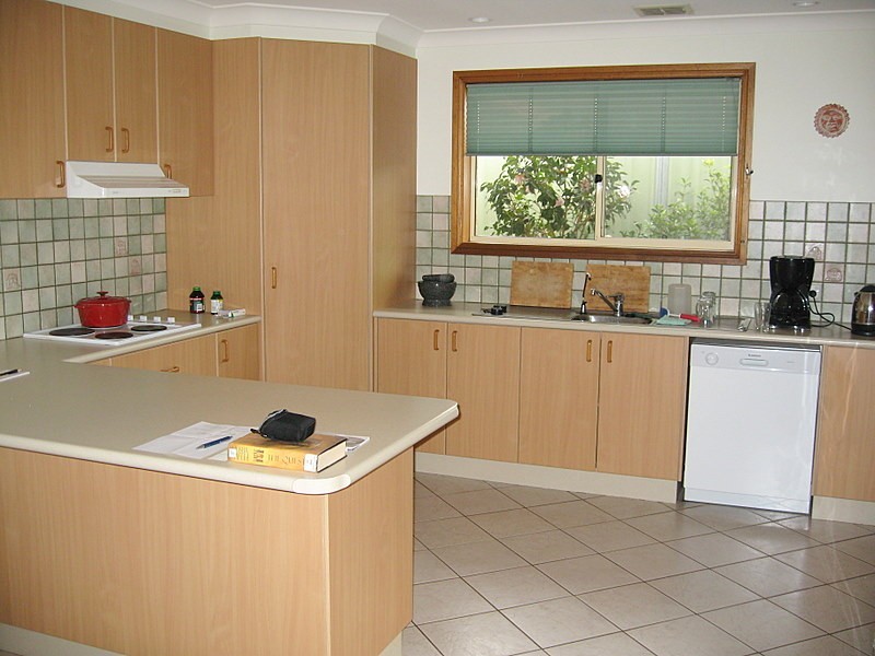 13 Christina Close, Parkes NSW 2870