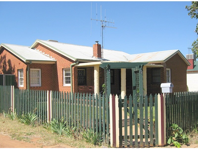 14 Rose Street, Parkes NSW 2870