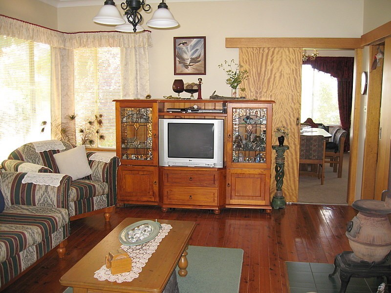 10 Evans Parade, Parkes NSW 2870