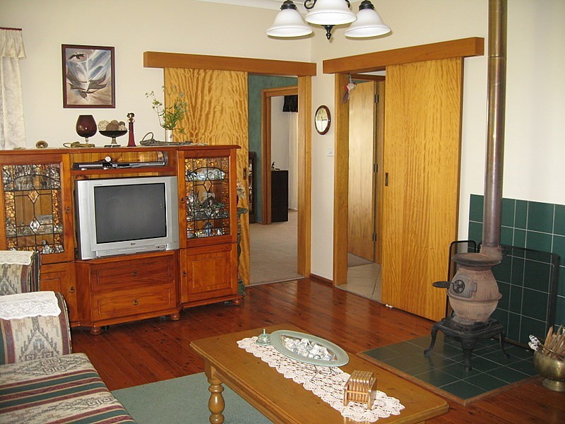 10 Evans Parade, Parkes NSW 2870