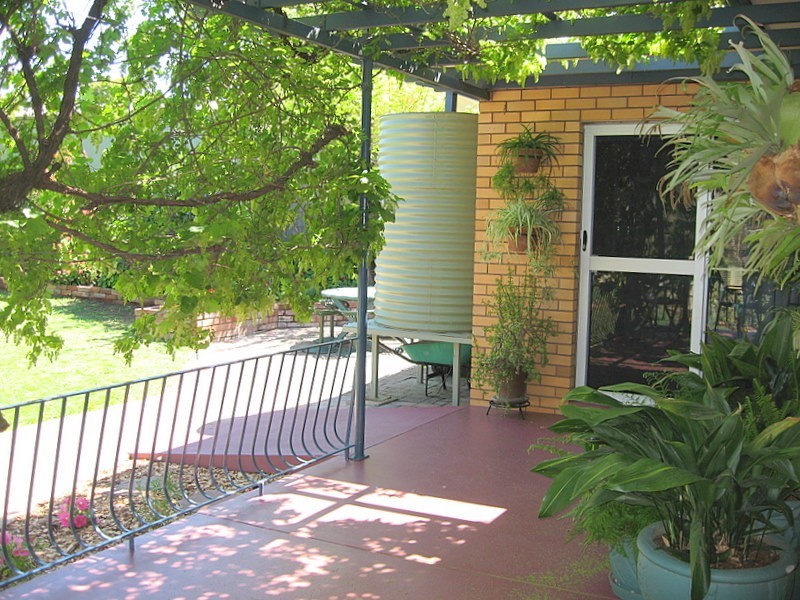 10 Evans Parade, Parkes NSW 2870