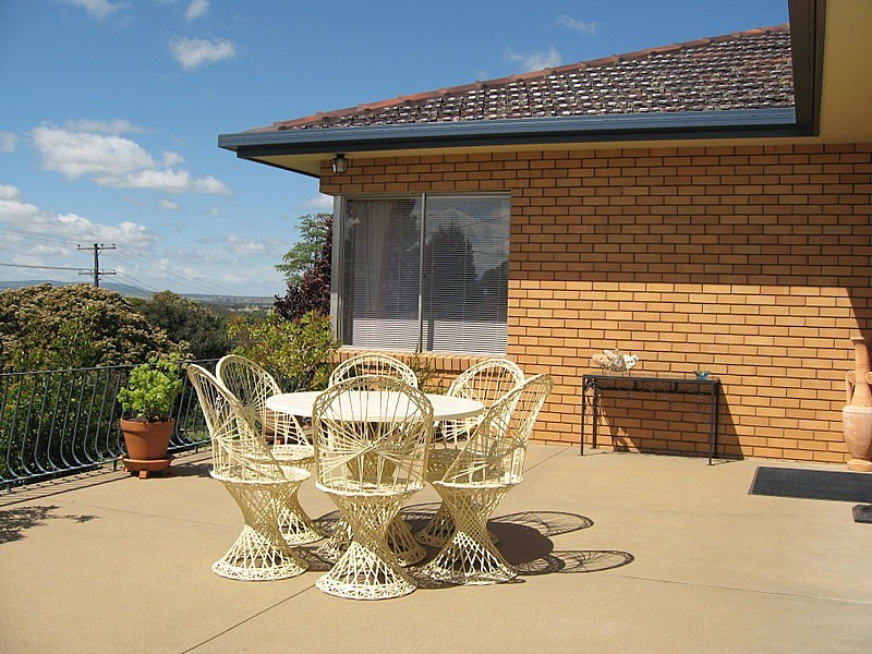 10 Evans Parade, Parkes NSW 2870