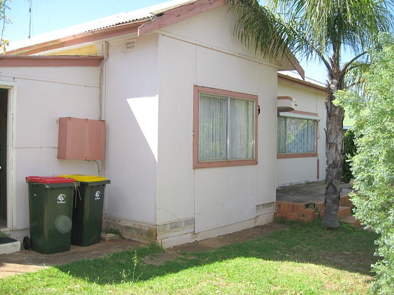 5 Wattle Street, Parkes NSW 2870