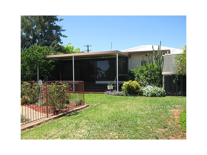 90 Warrah Street, Peak Hill NSW 2869