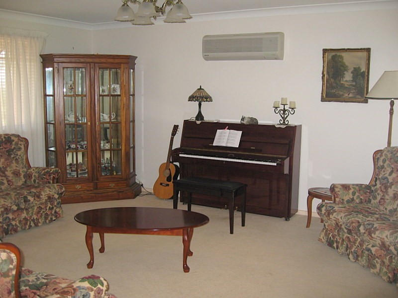 2 Glengowrie Close, Parkes NSW 2870