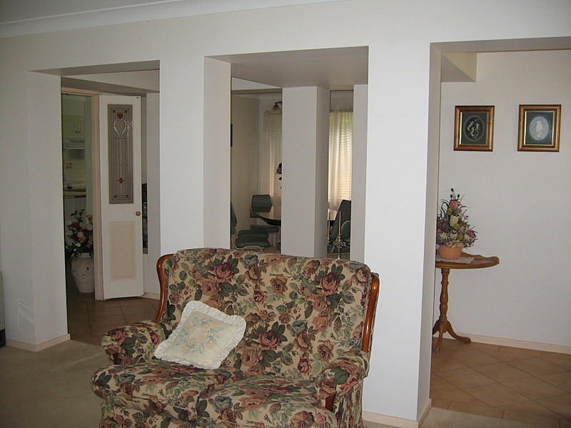 2 Glengowrie Close, Parkes NSW 2870