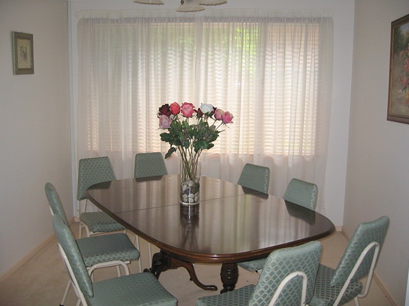 2 Glengowrie Close, Parkes NSW 2870